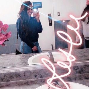 Meet your Posher, Leslie